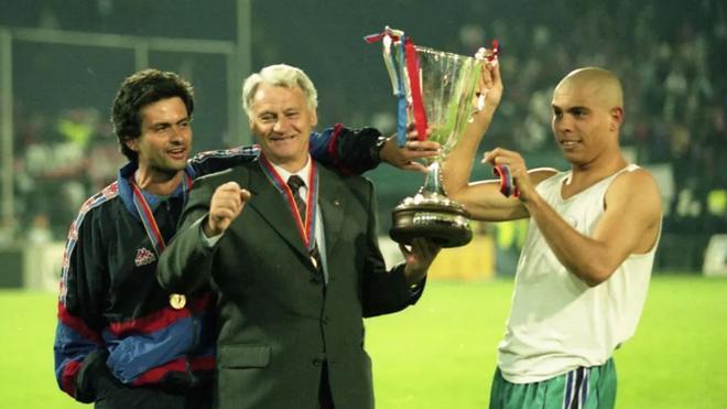 El Barça conquistó la Recopa ante el PSG: la noche europea de Robson y Mourinho