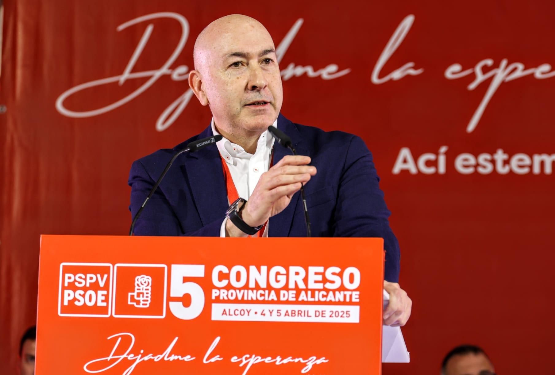 Leire Pajín abre el congreso provincial del PSOE alicantino celebrado en Alcoy