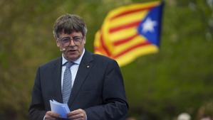 El candidato de JxCat y expresidente de la Generalitat, Carles Puigdemont, presenta su candidatura a las elecciones del 12 de mayo en la localidad gala de Elna