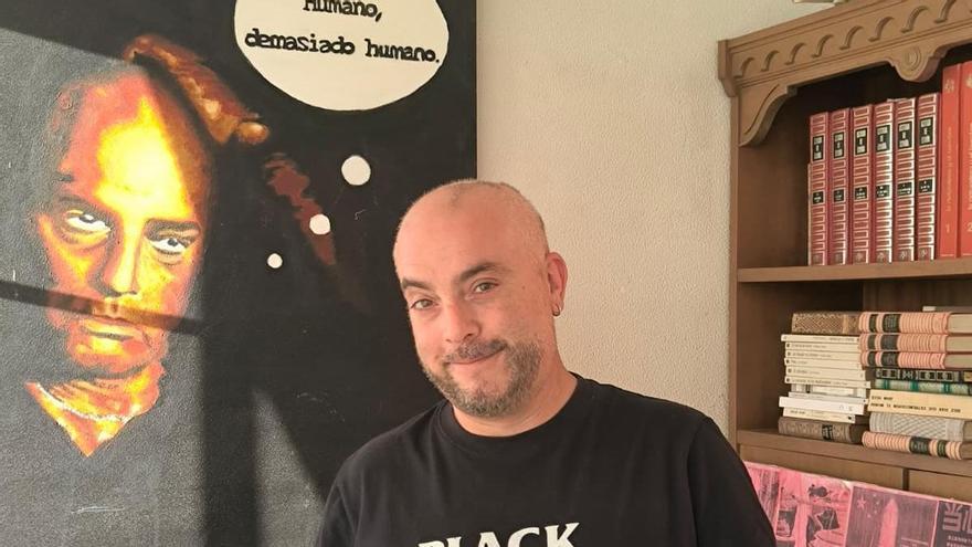 Miguel Calvo presenta su nuevo libro 'Historiones del arte': "Este libro es como un conjunto de pequeños vídeos de Tik Tok, pero hay que leerlos"