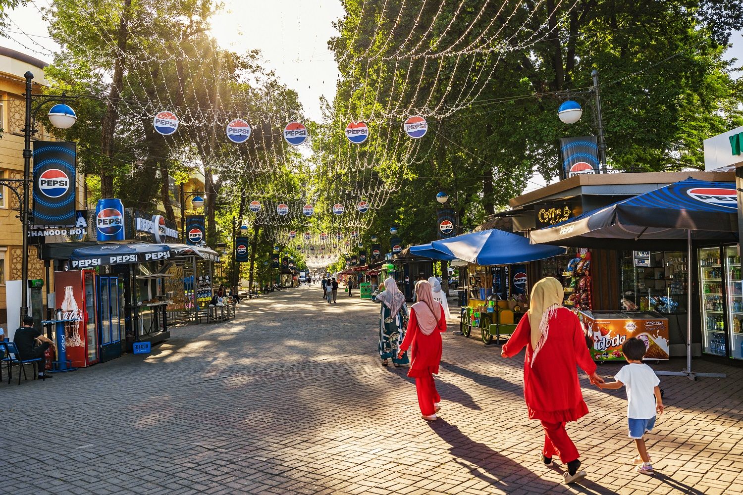 Sayilgokh, el rebautizado Broadway de Tashkent.