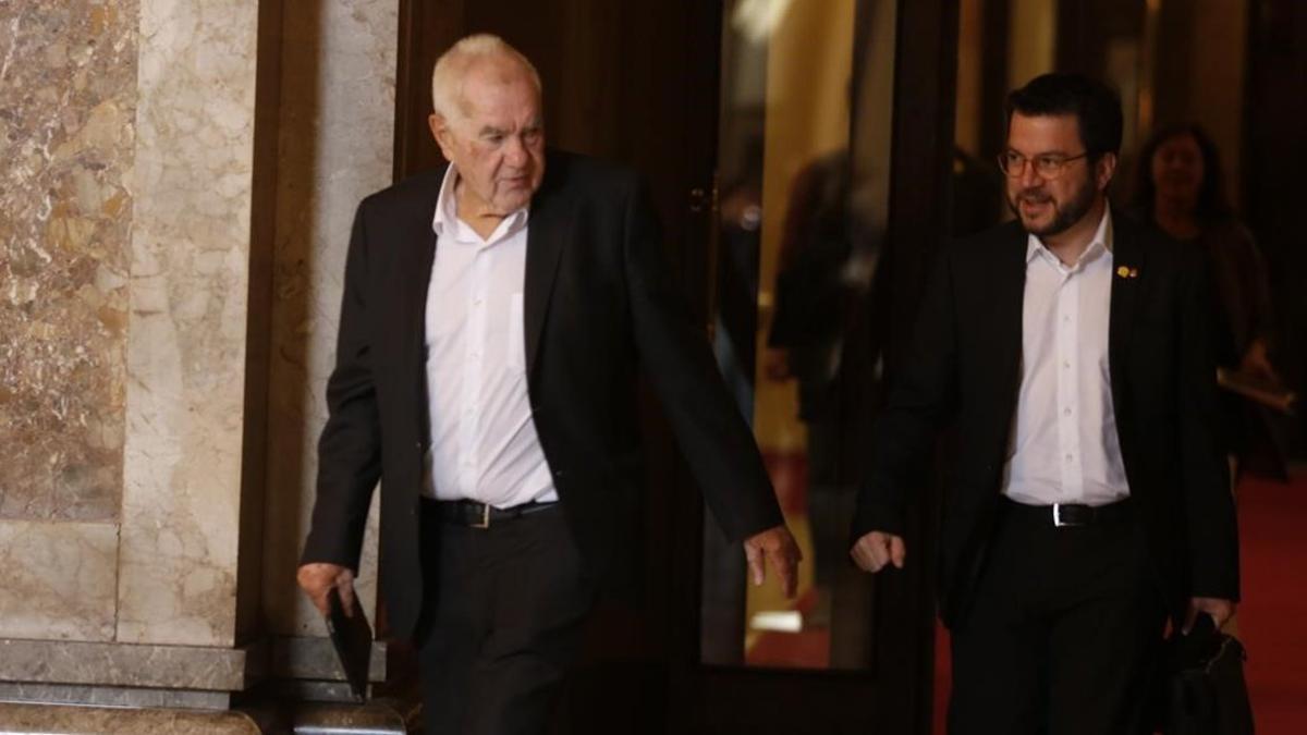 Ernest Maragall y Pere Aragonés, en el Parlament