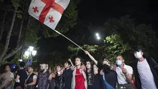 Masiva manifestación en Georgia contra la ley de "influencia extranjera"