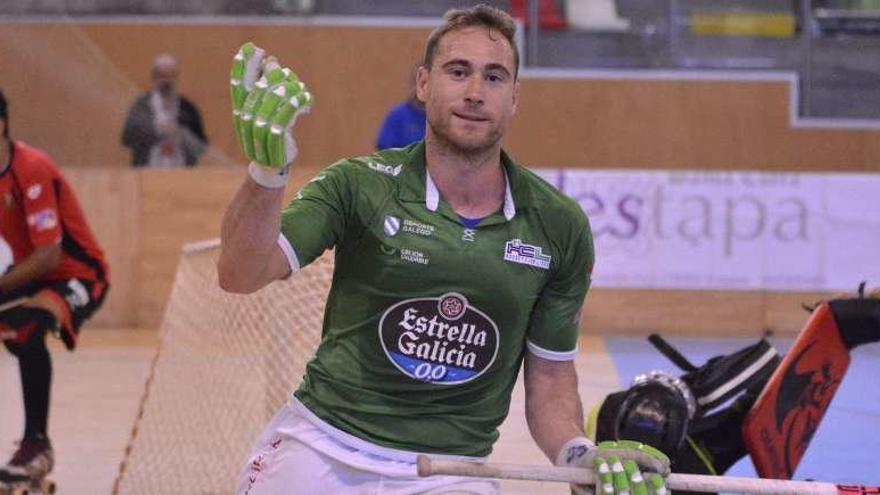 Marc Coy celebra un gol en el partido de la semana pasada ante el Vendrell.