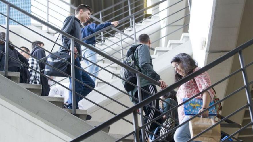 Galicia es la tercera comunidad que más universitarios perdió en 10 años: un 19%