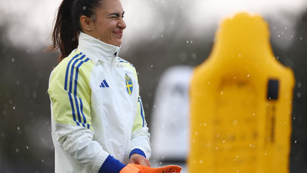 Zecira Musovic, portera de la selección de Suecia,