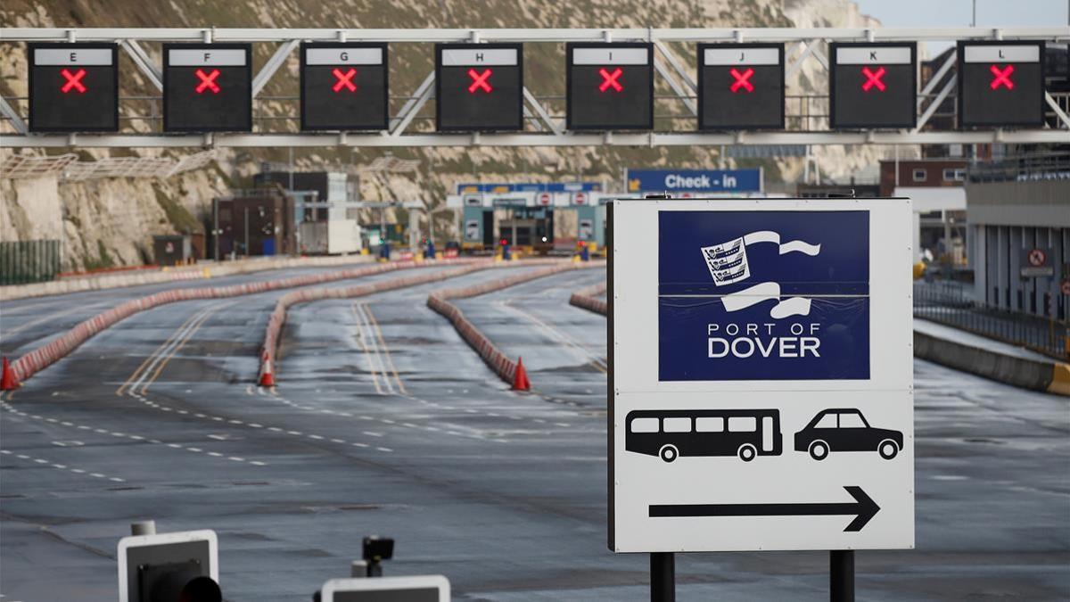 Empty entry lanes fare seen at the entrance to the Port of Dover  as EU countries impose a travel ban from the UK following the coronavirus disease (COVID-19) outbreak  in Dover  Britain  December 22  2020  REUTERS Peter Cziborra