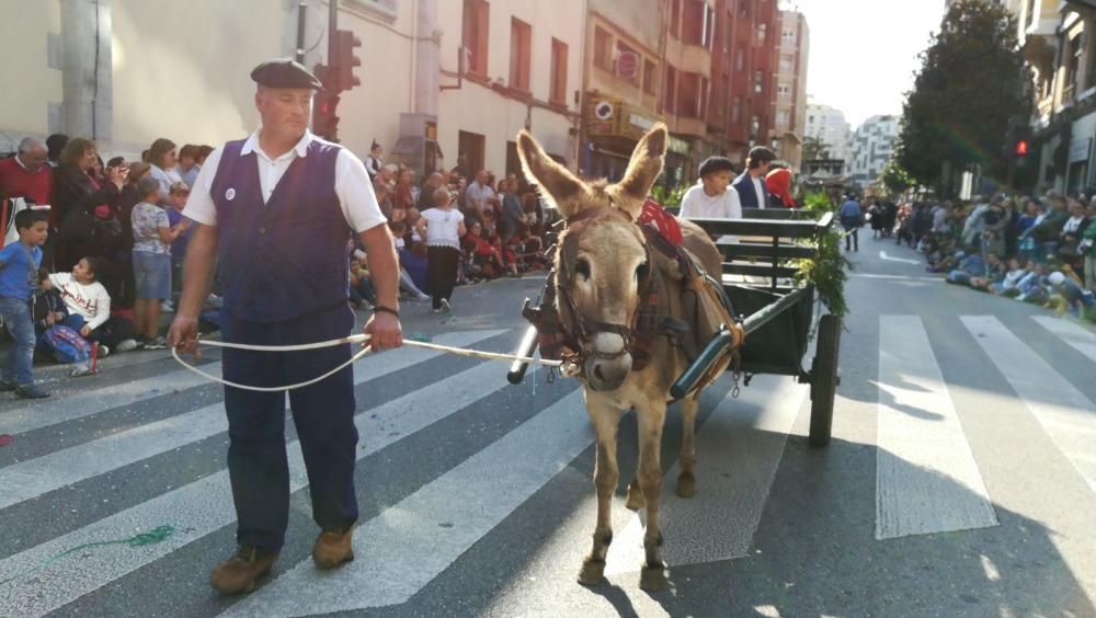 Oviedo celebra el desfile del Día de América en Asturias