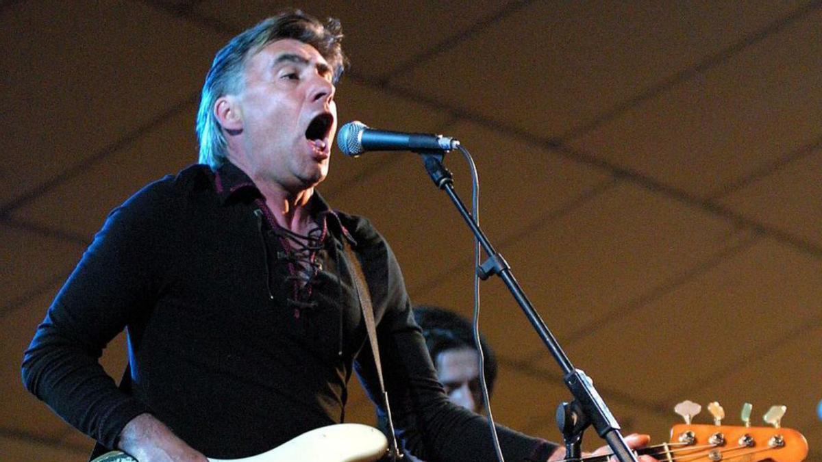 Glen Matlock, durante una de sus actuaciones en Palma.