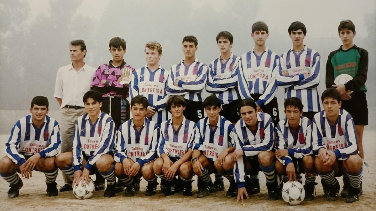 Otero con el eqiupo juvenil del Bahía de la temporada 94-95.