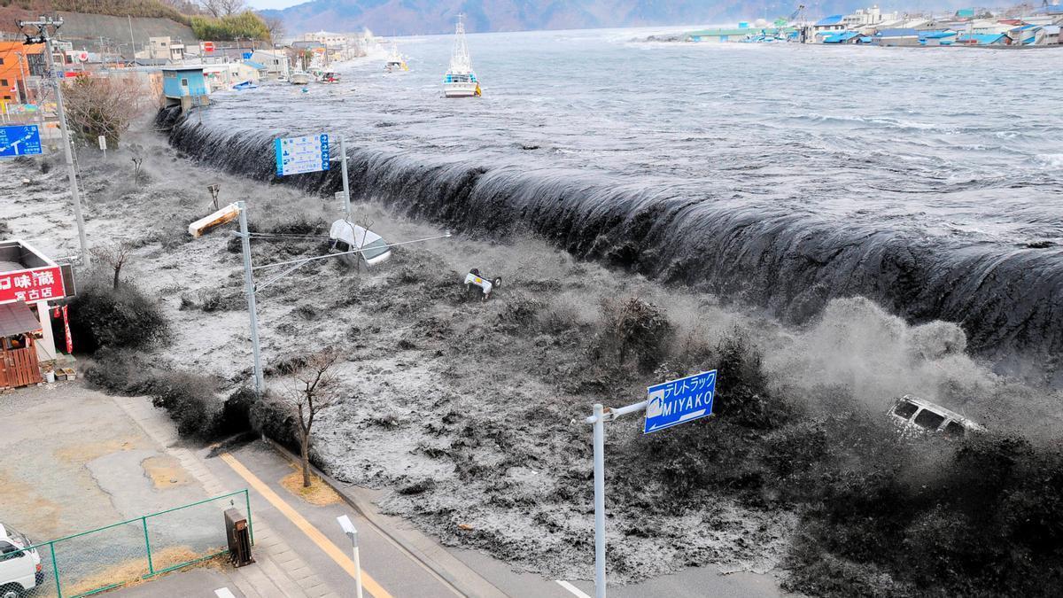 Tsunami registrado en 2011 en Japón.