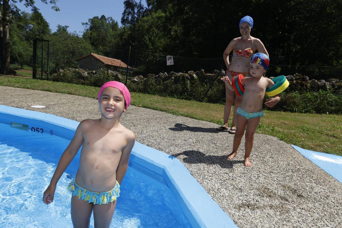 Reportaje de verano de las piscinas de Illas