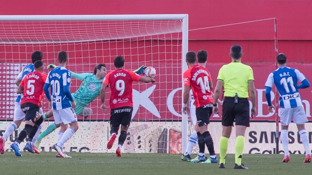 El somni periquito de la Copa s’esfuma amb una altra actuació grisa El somni periquito de la Copa s’esfuma amb una altra actuació grisa