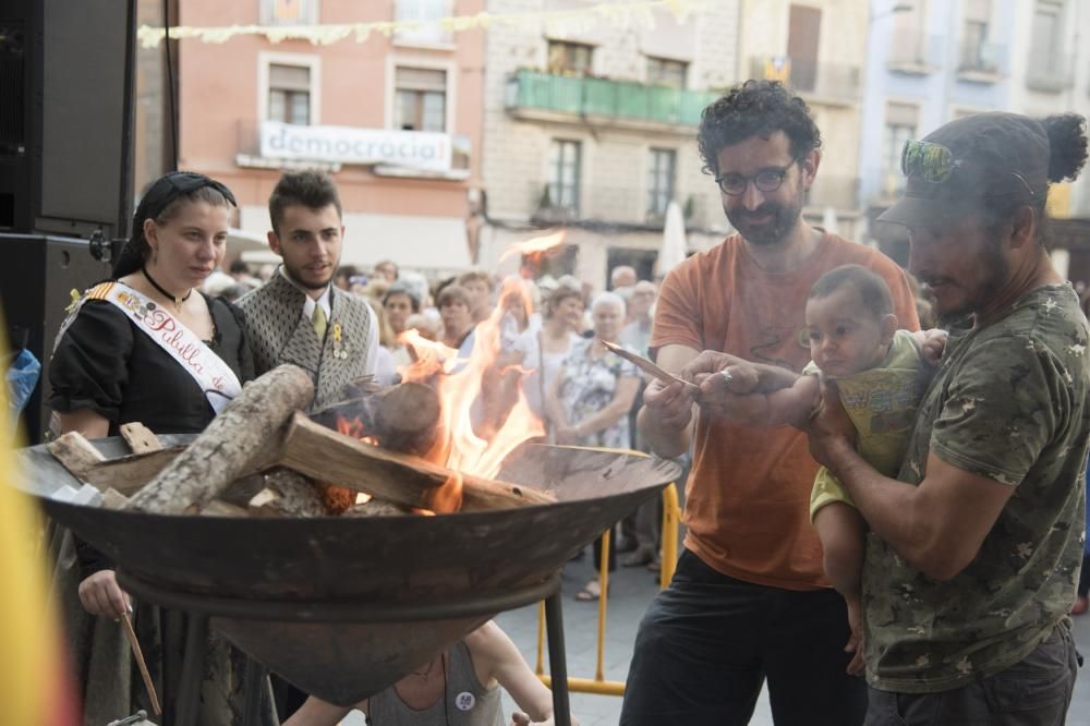 Una Flama del Canigó reivindicativa encén la fogue