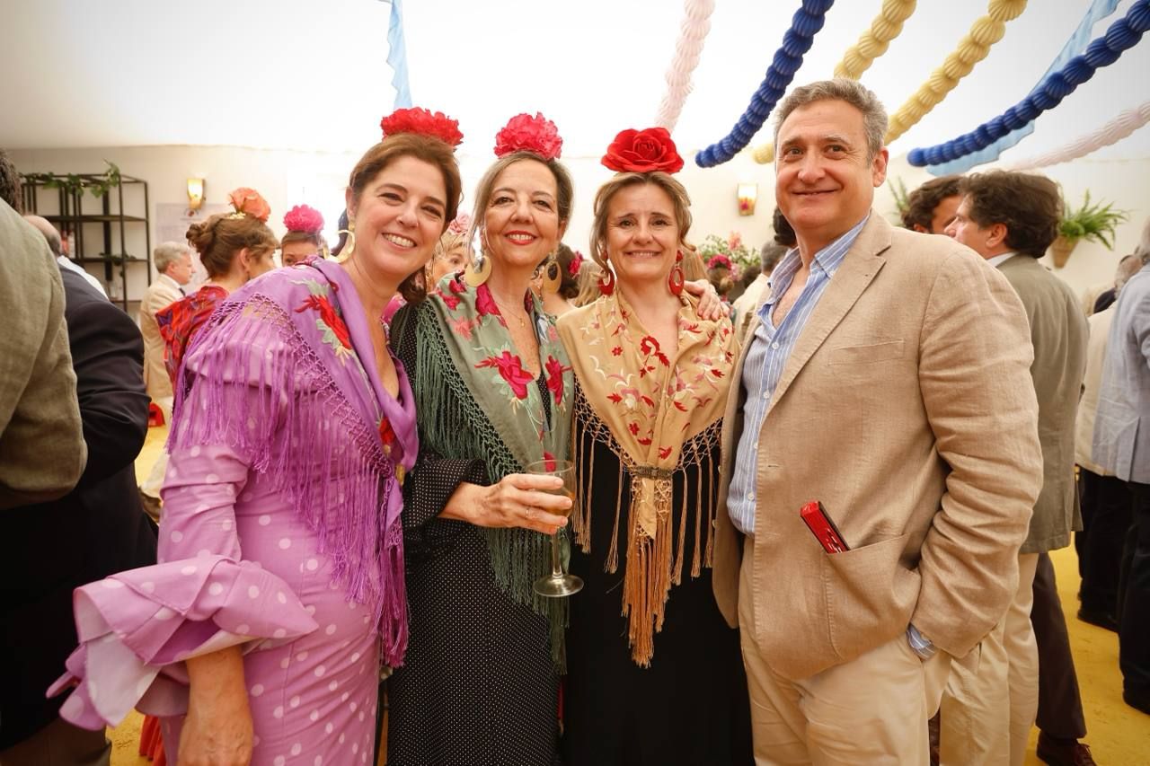 La Feria entra en calor con todas las mesas llenas
