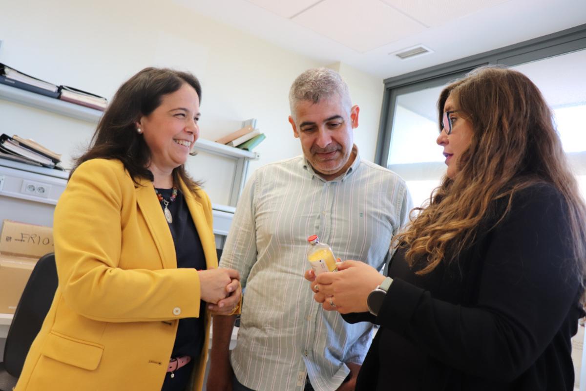 De izquierda a derecha, María José Reyes, José Luis Ávila y Vanesa Cantón.