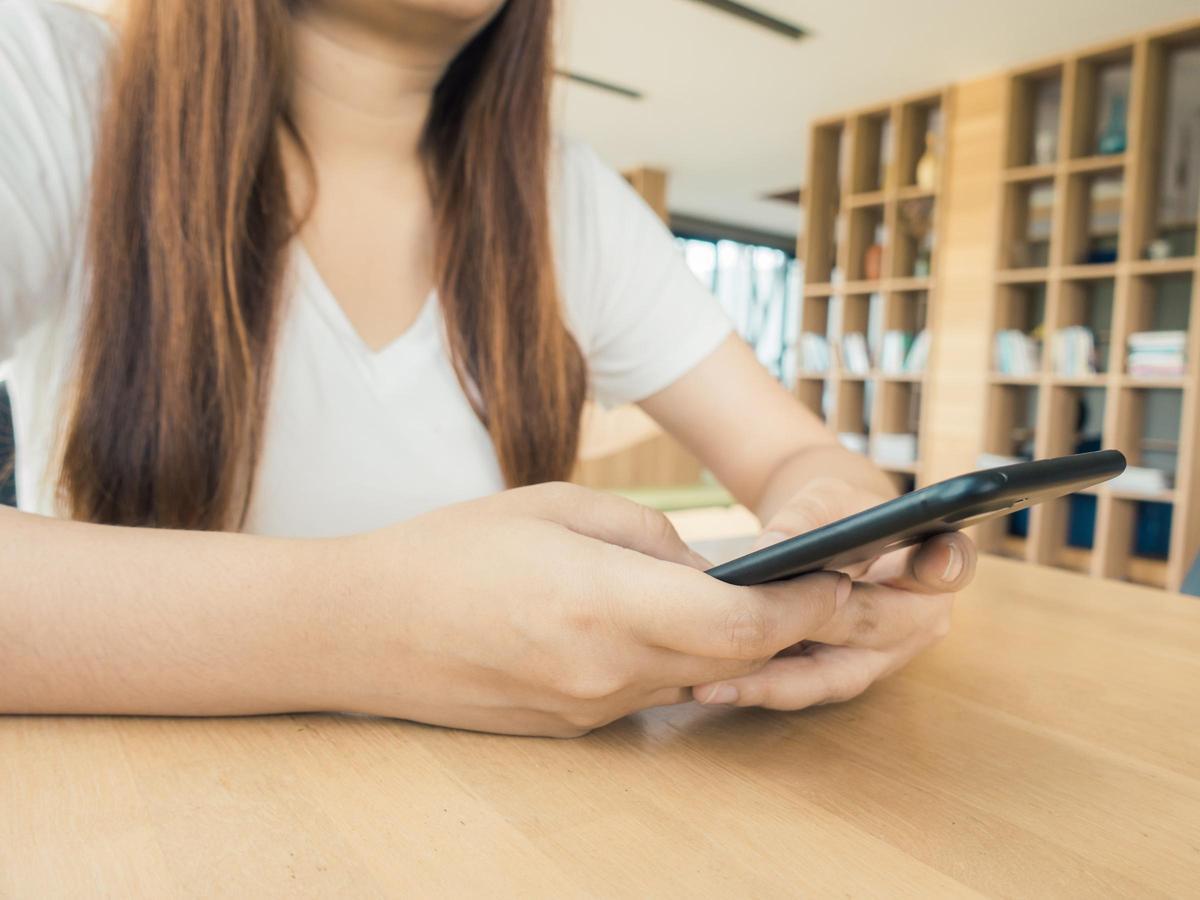 La investigación advierte de que manejar aplicaciones con soltura no equivale a disponer de una competencia digital crítica y responsable.