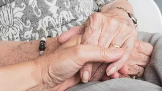 ¿Y si tu yaya se quedara sola en verano?