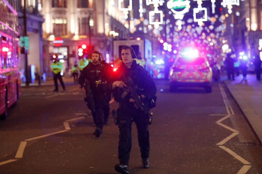 Evacúan la estación de Oxford Circus en Londres