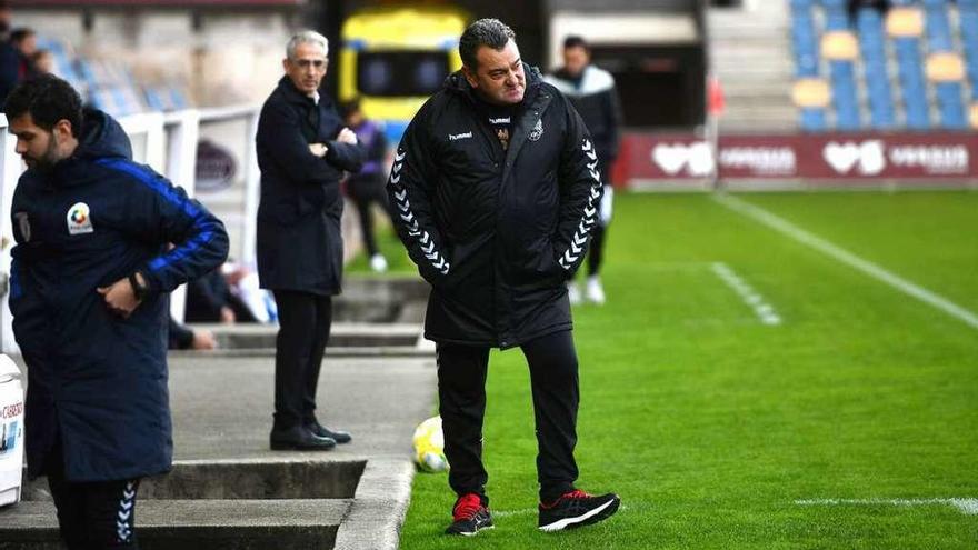 Carlos Pouso durante el partido del domingo contra el Langreo en Pasarón. // Gustavo Santos