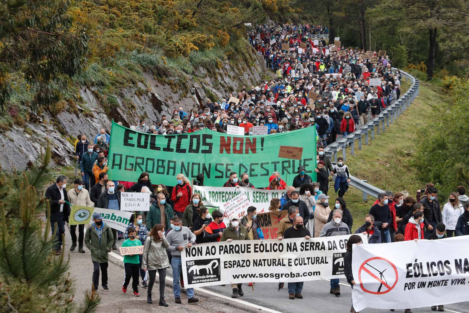 Marcha contra los parques eólicos en A Groba