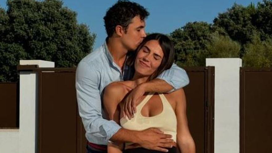 Kiko Jiménez con Sofía Suescun tras su regreso de 'Supervivientes'