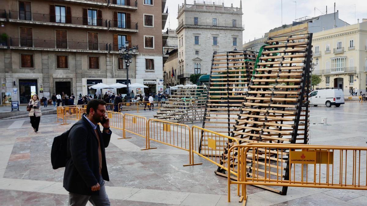 Así avanza el montaje del cadafal de la Virgen