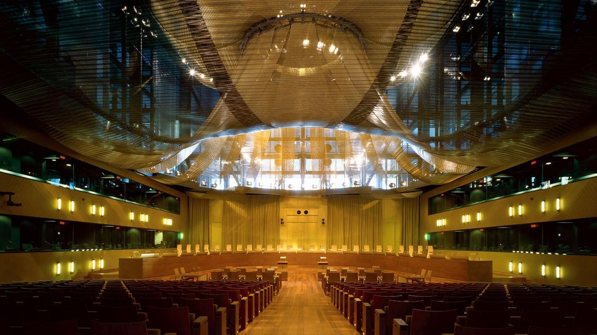 La Gran Sala de vistas del Tribunal de Justicia de la UE (TJUE), con sede en Luxemburgo.