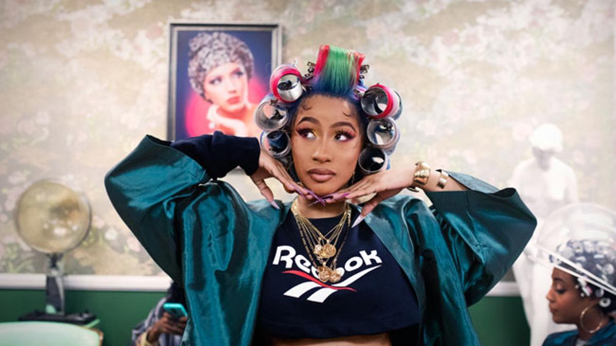 La manicura fantasía de Cardi B protagoniza la nueva campaña de Reebok