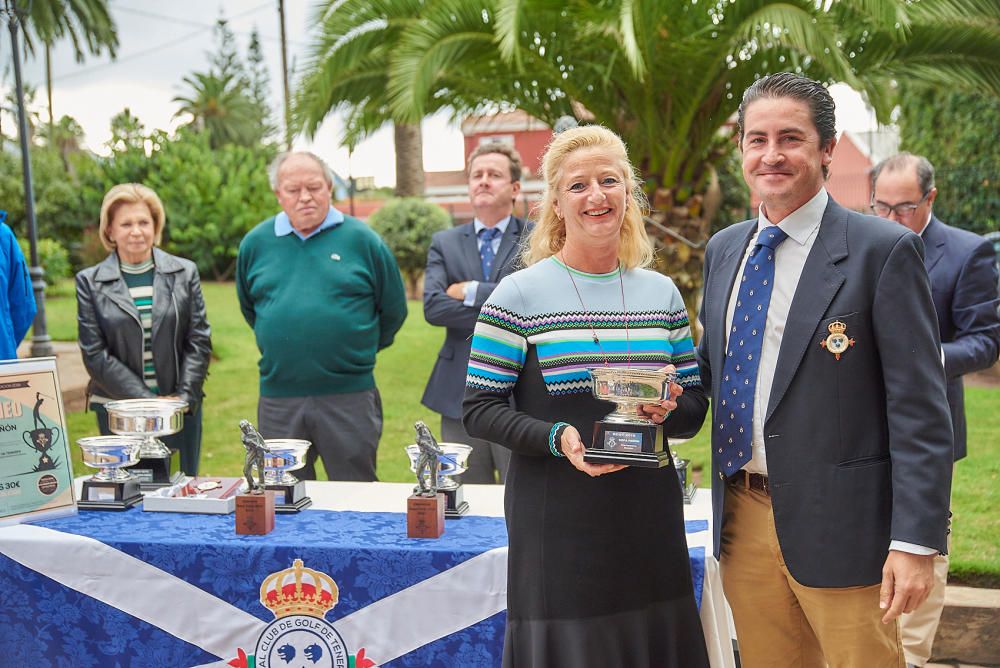 Instantes de la entrega de premios de la Copa Golf Peñón 2019