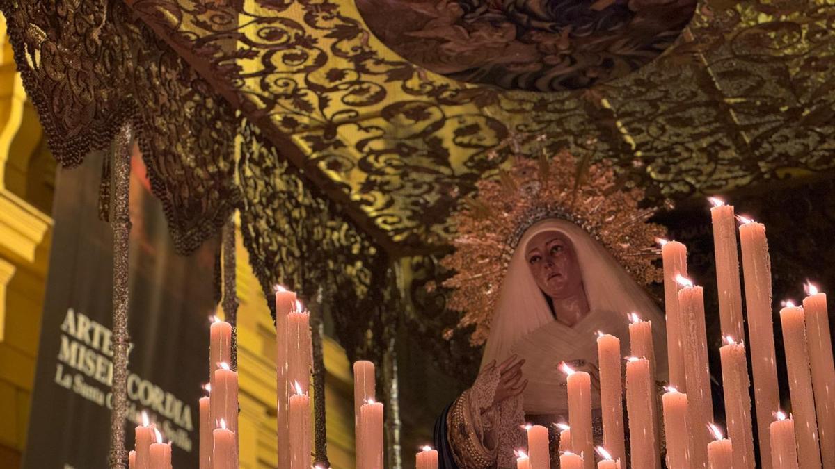 Vídeo | Salida de la Virgen de las Aguas de la Capilla del Museo