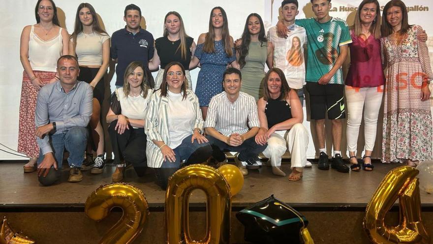 Primeros seis alumnos graduados en la ESO