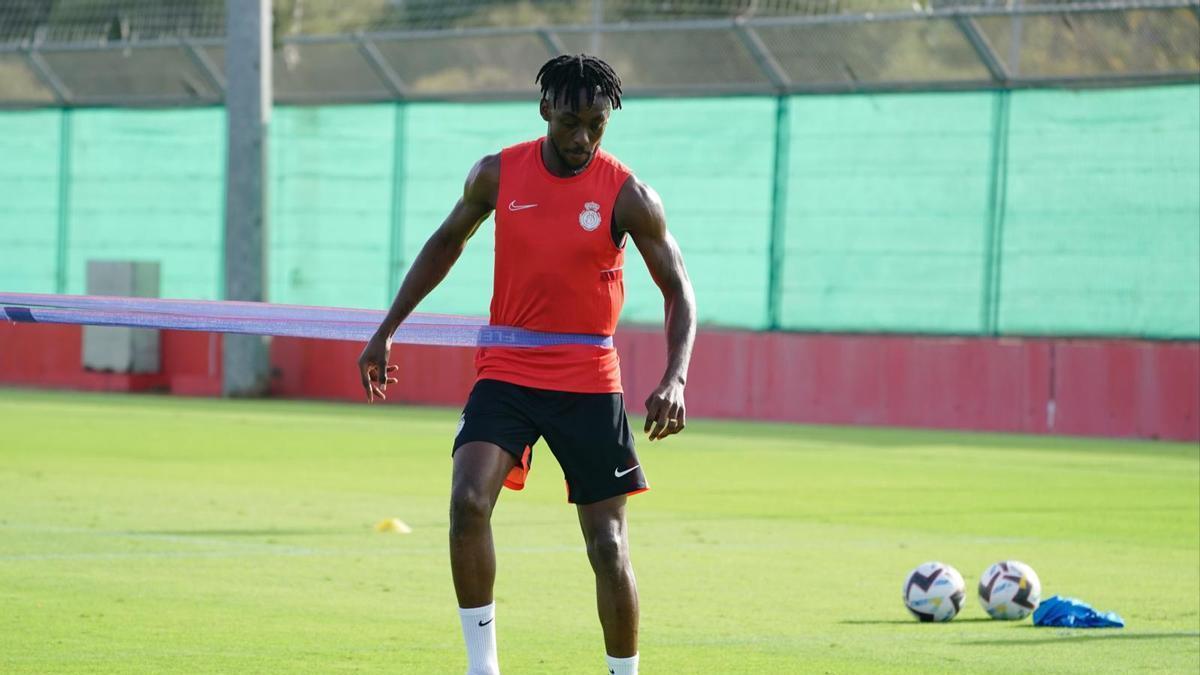 Kadewere, durante un entrenamiento con el Mallorca.