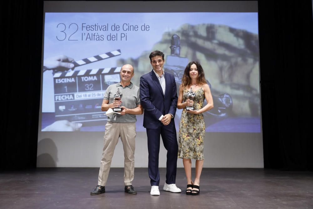 El Festival de Alfaz reconoce a Anna Castillo y Pepe Viyuela