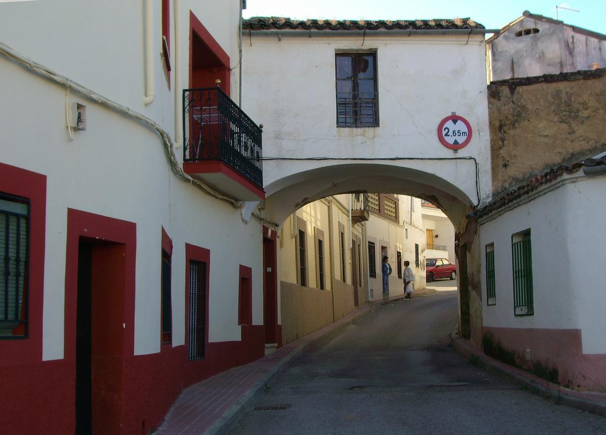 Arco de Madroñera.