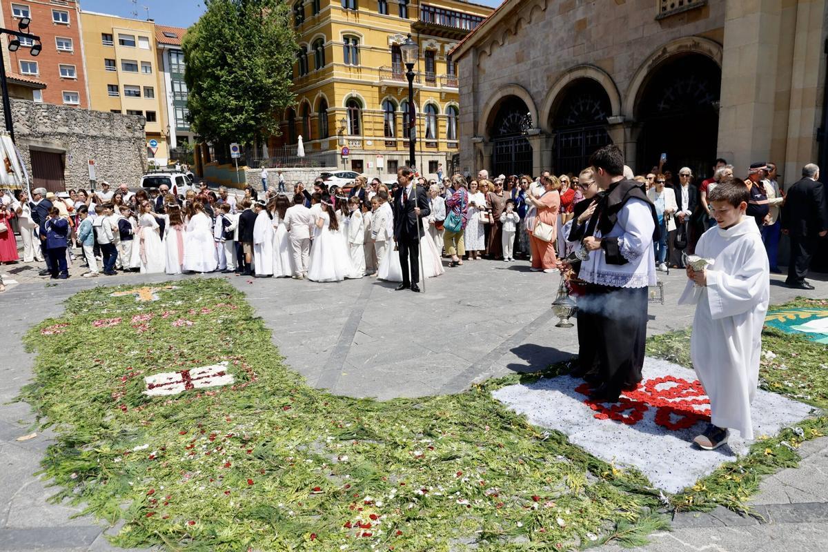 En imágenes: Gijón se anima con el Corpus Christi en plena fiebre por León XIV En imágenes: Gijón se anima con el Corpus Christi en plena fiebre por León XIV