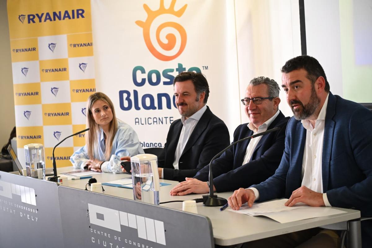 Ryanair presenta en Elche su nueva programación de vuelos