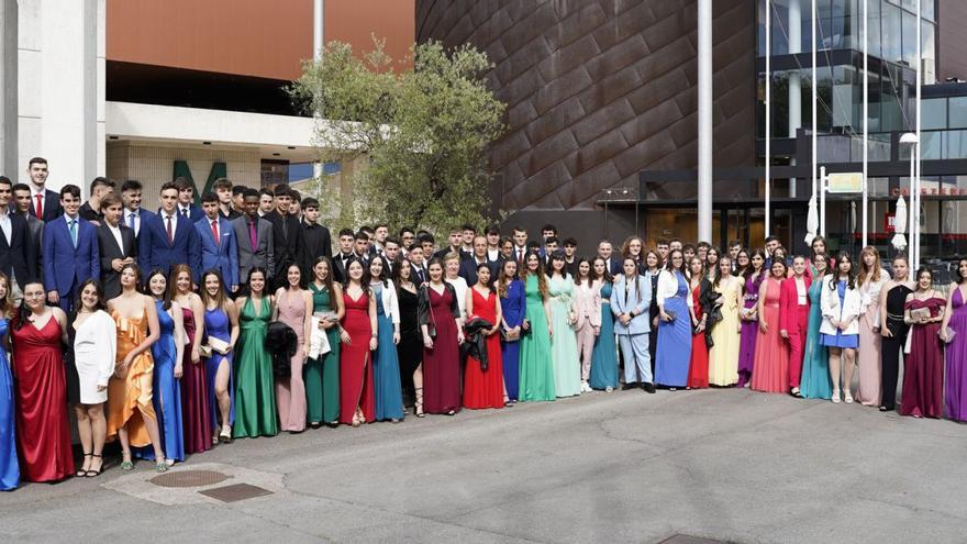 Graduación de los 97 bachilleres del Montevil en el recinto ferial.