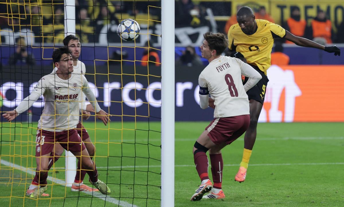 Guirassi marca el 1-0 en el descuento de la primera parte.