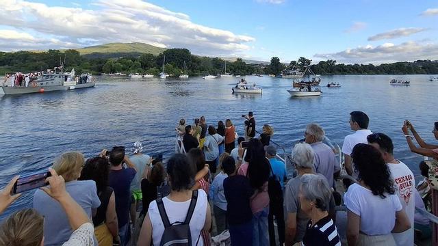 Salida de la procesión fluvial de Tui por el Día del Carmen.