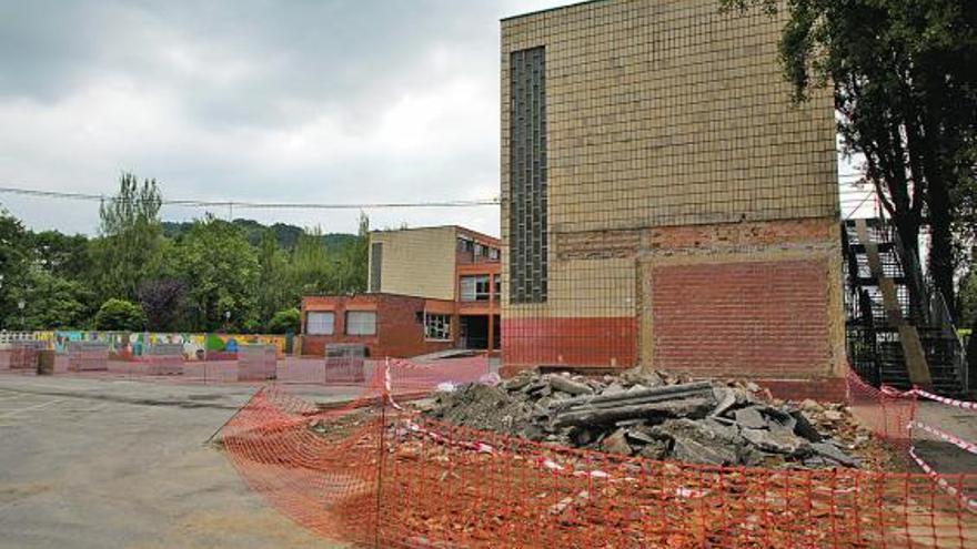 A la derecha, zona en la que se levantaba el aula del Colegio Gervasio Ramos que fue derribada.