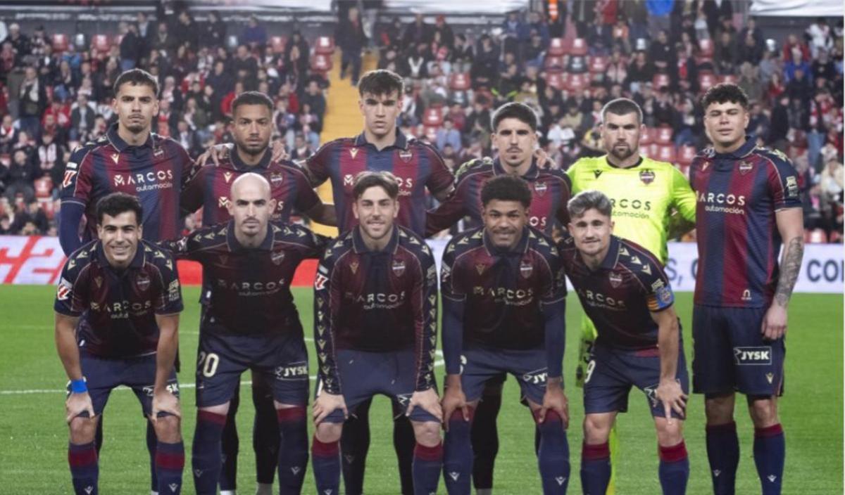 Los once elegidos por Luís Castro ante el Rayo Vallecano en Vallecas