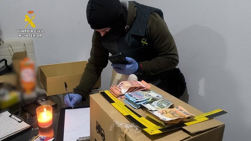 Operación antidroga en Massamagrell: la Guardia Civil detiene a once personas de una misma familia.