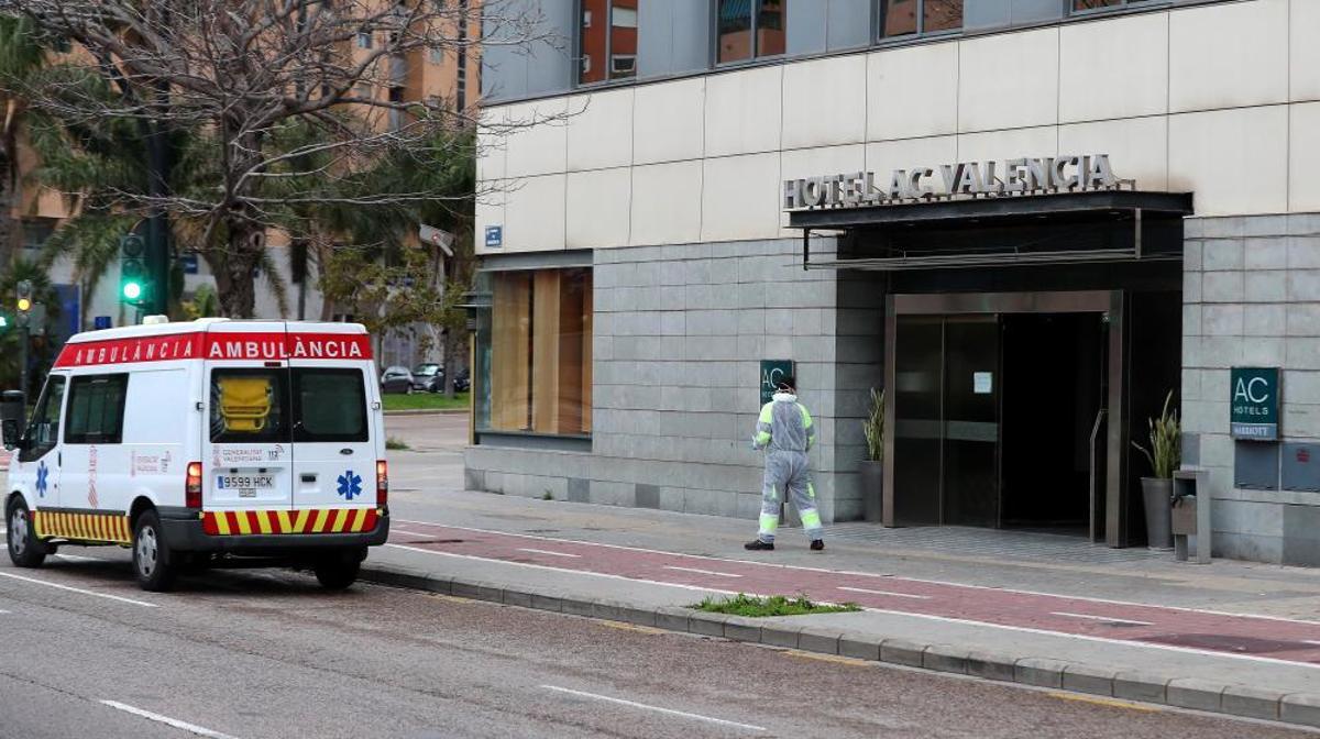 Los pacientes leves de la COVID-19 pasan su cuarentena en hoteles