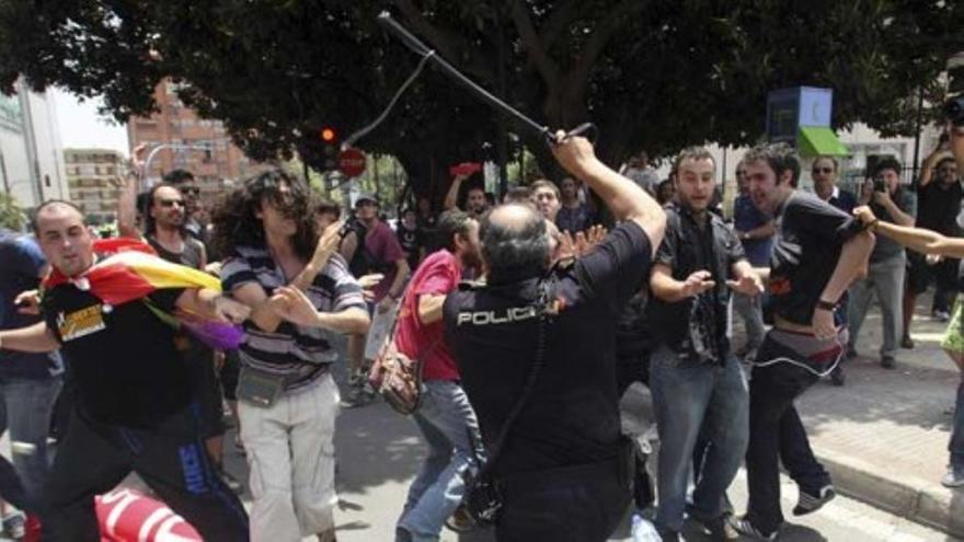 Protestas en la inauguración del AVE en Alicante