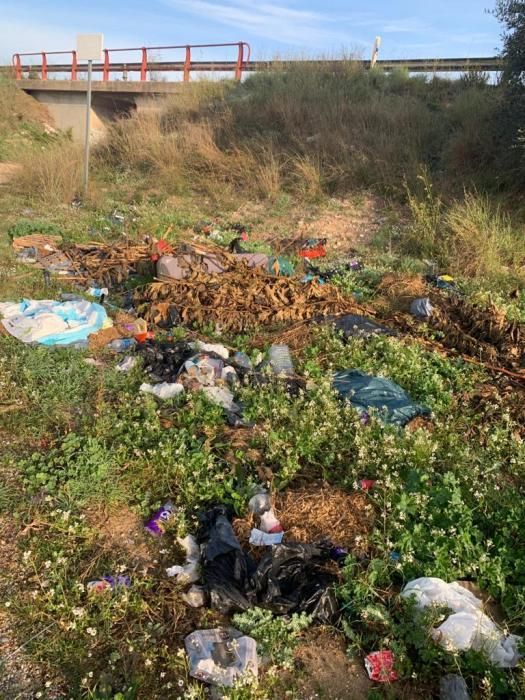 El confinament perimetral redescobreix l'incivisme en els camins