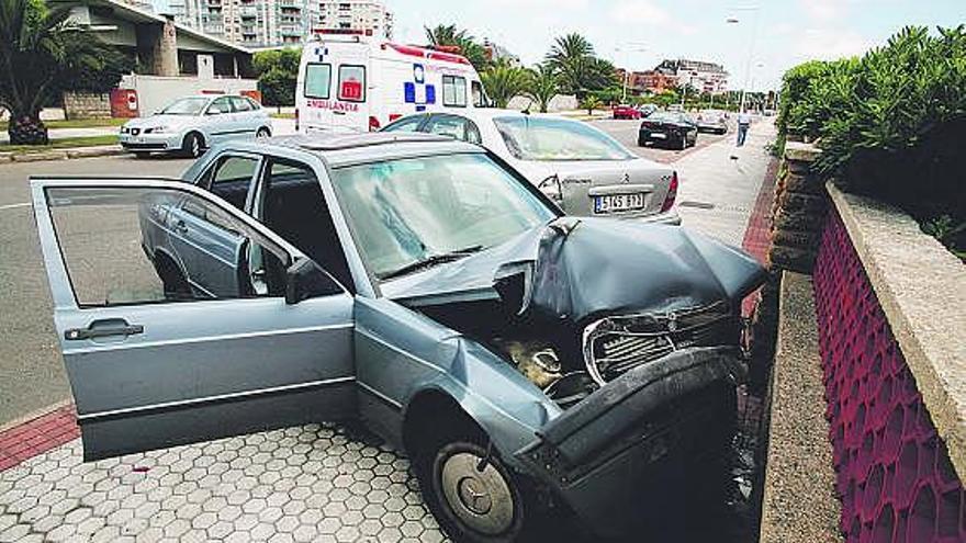 Los coches implicados en el accidente ocurrido ayer en Salinas.