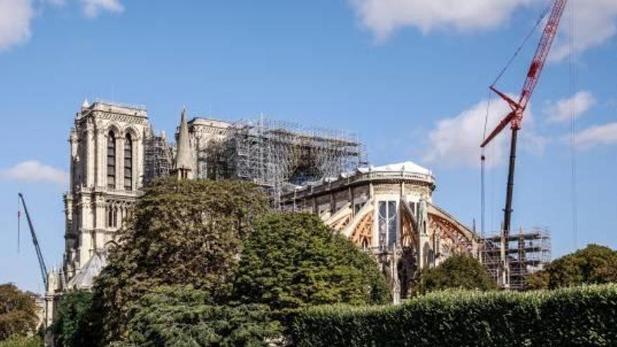 Trabajos de las obras en catedral de París.