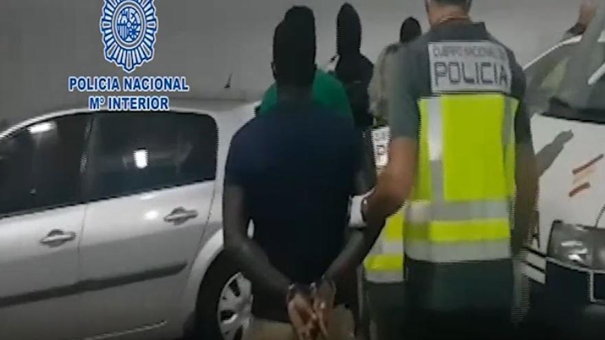 Detenidos en Canarias 14 patrones de 7 pateras ocupadas por 249 personas