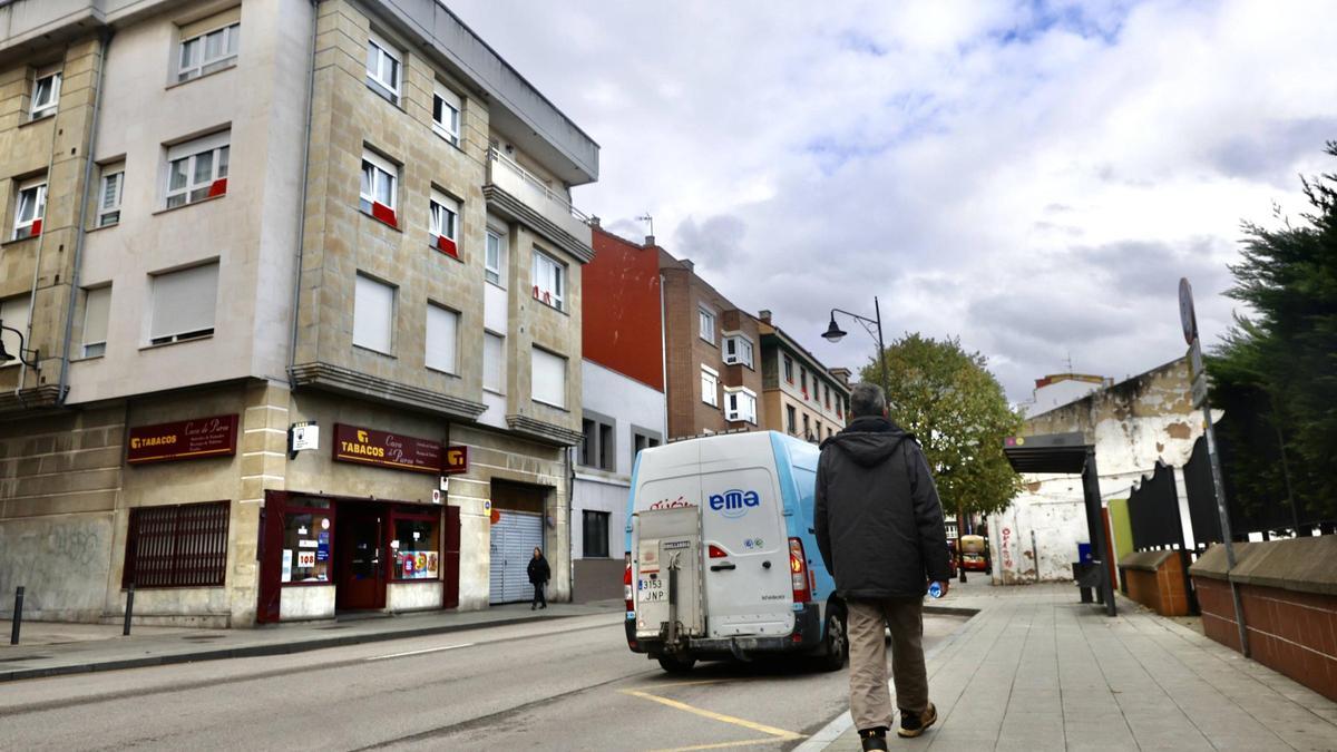 Trapos rojos en el barrio contra el traslado del albergue